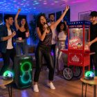 Házibuli Party csomag JBL PartyBox hangfallal, vezeték nélküli mikrofonnal, két partyfénnyel és popcorn géppel