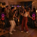 JBL PartyBox hangfal bérlés házibulira vezeték nélküli mikrofonokkal és partyfényekkel